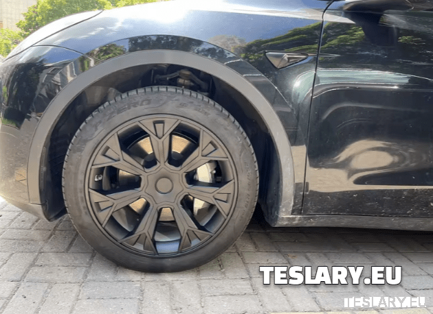 TESLA MODEL Y 19" UNIQUE S4 FULL COVER WHEEL HUBS
