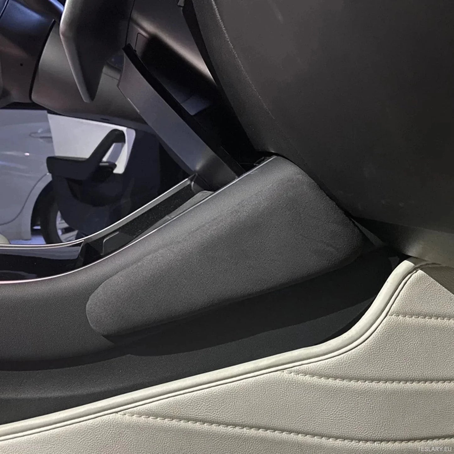 Knee Protection Pads in Alacantara Black Leather for Tesla 3/Y with Logo