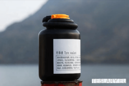 Tyre Puncture Repair Kit with Compressor and Storage Bag - TESLARY Tesla Shop Accessories Europe Nederlands Ireland Deutschland Espana Alicante France Italia