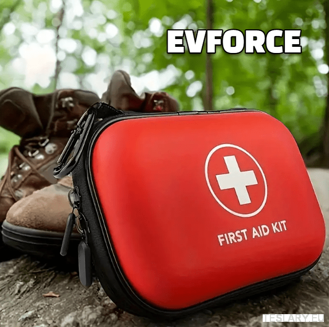 Compact Emergency First Aid Kit ( 91 PIeces ) for your Tesla , BYD , MG or Other EV