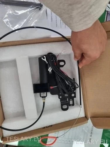 Tesla Model 3/Y Frunk Soft Close Automatic Locking Mechanism - Tesla Shop Europe - TESLARY.IE Ireland - France boutique- Deutschland Geschäft- España comercio - Nederland winkel- TESLARY.IE